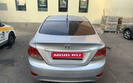 Hyundai Solaris II рестайлинг, 2013 год, 550 000 рублей, 3 фотография