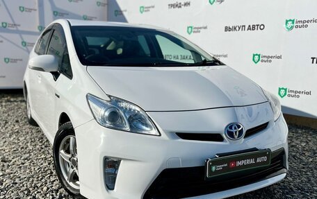 Toyota Prius, 2014 год, 1 180 000 рублей, 2 фотография