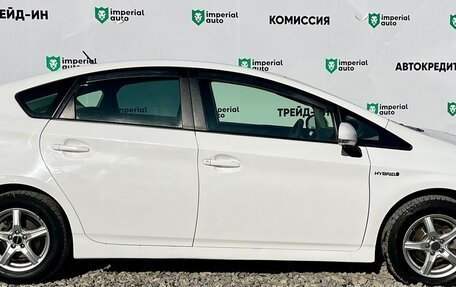 Toyota Prius, 2014 год, 1 180 000 рублей, 9 фотография