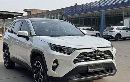 Toyota RAV4, 2022 год, 3 510 000 рублей, 3 фотография