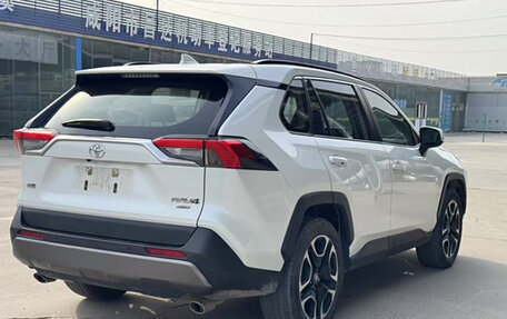 Toyota RAV4, 2022 год, 3 510 000 рублей, 6 фотография