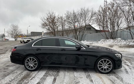 Mercedes-Benz E-Класс, 2022 год, 3 200 000 рублей, 6 фотография