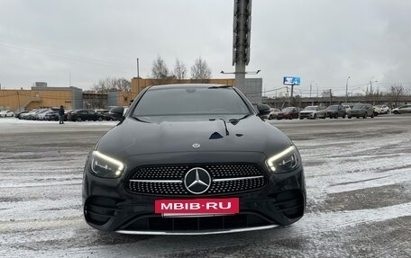 Mercedes-Benz E-Класс, 2022 год, 3 200 000 рублей, 5 фотография