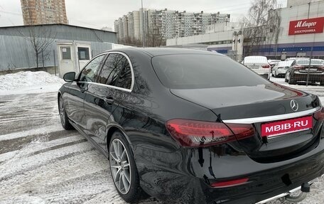 Mercedes-Benz E-Класс, 2022 год, 3 200 000 рублей, 10 фотография