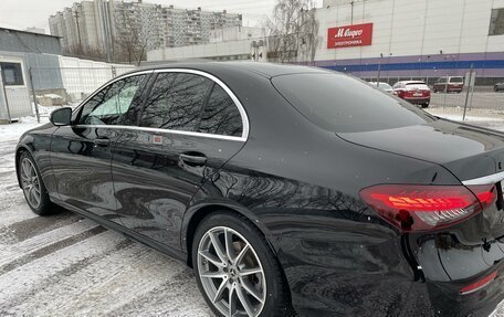 Mercedes-Benz E-Класс, 2022 год, 3 200 000 рублей, 26 фотография