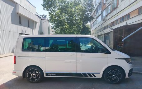 Volkswagen Multivan T6 рестайлинг, 2020 год, 7 200 000 рублей, 3 фотография