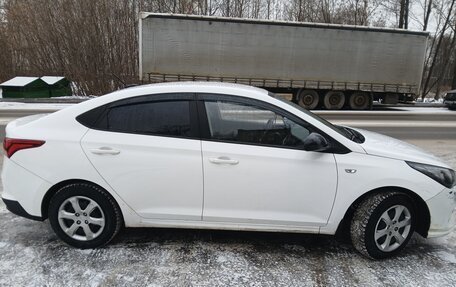 Hyundai Solaris II рестайлинг, 2021 год, 1 290 000 рублей, 3 фотография