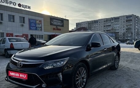 Toyota Camry, 2017 год, 2 800 000 рублей, 4 фотография