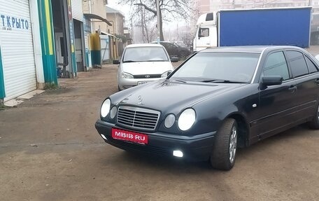 Mercedes-Benz E-Класс, 1997 год, 540 000 рублей, 1 фотография