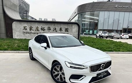 Volvo S60 III, 2022 год, 2 900 000 рублей, 3 фотография