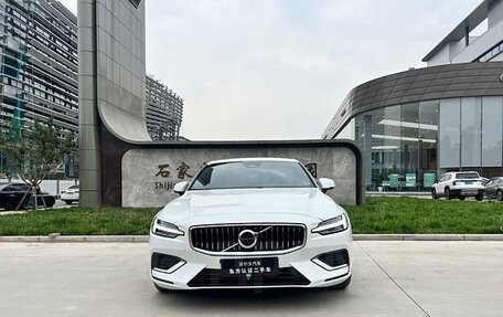 Volvo S60 III, 2022 год, 2 900 000 рублей, 2 фотография