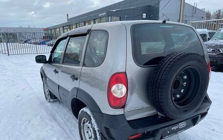 Chevrolet Niva I рестайлинг, 2018 год, 818 000 рублей, 5 фотография