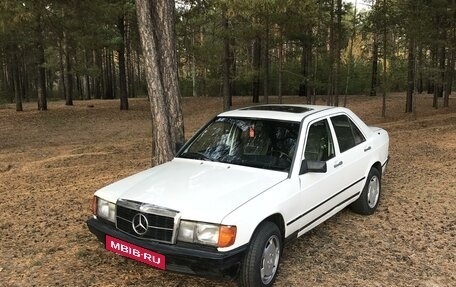 Mercedes-Benz 190 (W201), 1984 год, 500 000 рублей, 2 фотография