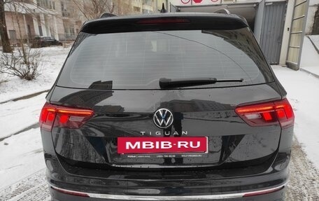 Volkswagen Tiguan II, 2021 год, 2 990 000 рублей, 3 фотография