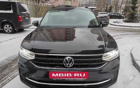 Volkswagen Tiguan II, 2021 год, 2 990 000 рублей, 4 фотография