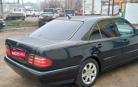 Mercedes-Benz E-Класс, 1997 год, 540 000 рублей, 8 фотография