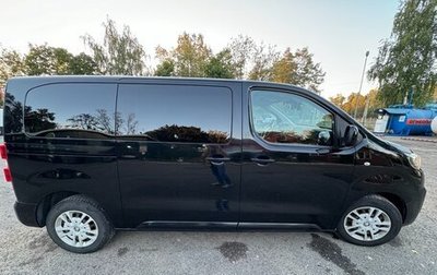 Peugeot Traveller I, 2018 год, 3 050 000 рублей, 1 фотография