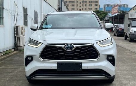 Toyota Highlander, 2022 год, 5 500 800 рублей, 2 фотография