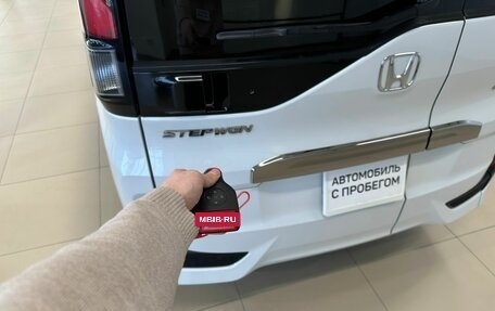 Honda Stepwgn IV, 2018 год, 2 999 000 рублей, 26 фотография