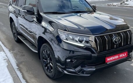 Toyota Land Cruiser Prado 150 рестайлинг 2, 2020 год, 9 800 000 рублей, 4 фотография