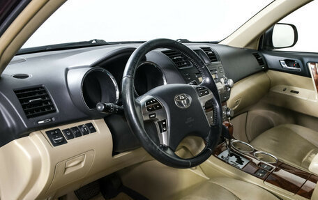 Toyota Highlander III, 2013 год, 2 078 000 рублей, 12 фотография