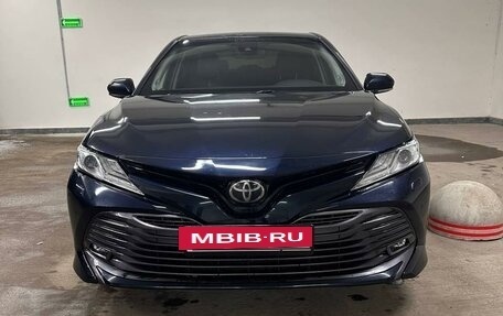 Toyota Camry, 2018 год, 2 790 000 рублей, 2 фотография