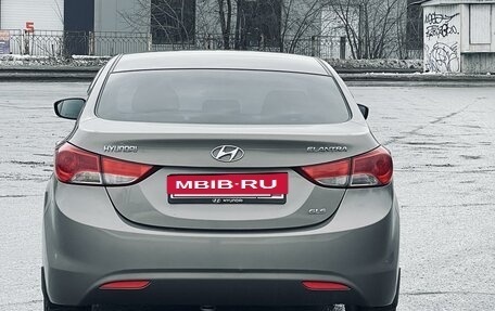 Hyundai Elantra V, 2012 год, 995 000 рублей, 4 фотография