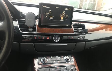 Audi A8, 2012 год, 1 850 000 рублей, 12 фотография