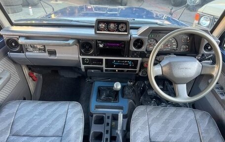 Toyota Land Cruiser 70, 1990 год, 6 000 000 рублей, 3 фотография