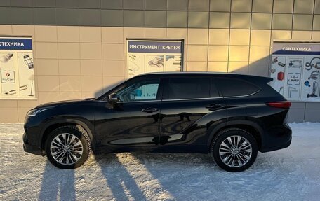 Toyota Highlander, 2024 год, 6 100 000 рублей, 3 фотография