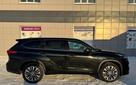 Toyota Highlander, 2024 год, 6 100 000 рублей, 4 фотография