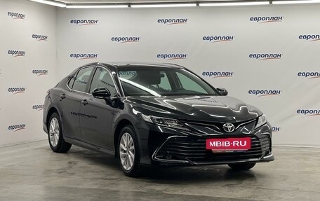 Toyota Camry, 2023 год, 3 990 000 рублей, 2 фотография