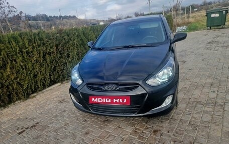 Hyundai Solaris II рестайлинг, 2012 год, 890 000 рублей, 9 фотография