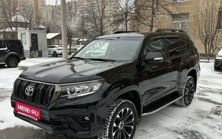 Toyota Land Cruiser Prado 150 рестайлинг 2, 2020 год, 6 200 000 рублей, 2 фотография