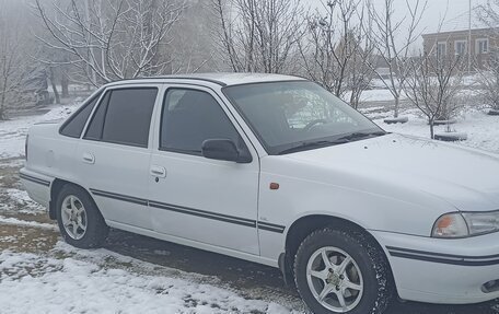 Daewoo Nexia I рестайлинг, 2003 год, 250 000 рублей, 6 фотография