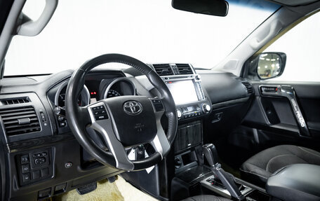 Toyota Land Cruiser Prado 150 рестайлинг 2, 2014 год, 3 700 000 рублей, 10 фотография