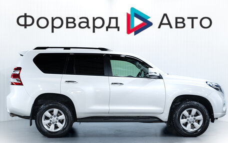 Toyota Land Cruiser Prado 150 рестайлинг 2, 2014 год, 3 700 000 рублей, 8 фотография