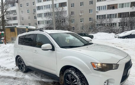 Mitsubishi Outlander III рестайлинг 3, 2011 год, 1 650 000 рублей, 3 фотография