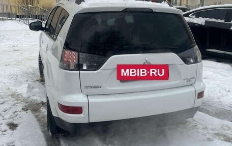 Mitsubishi Outlander III рестайлинг 3, 2011 год, 1 650 000 рублей, 4 фотография