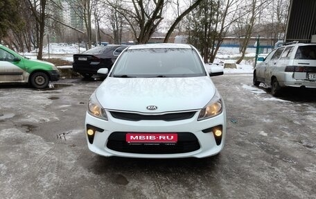 KIA Rio IV, 2018 год, 880 000 рублей, 1 фотография