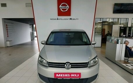 Volkswagen Touran III, 2011 год, 899 000 рублей, 2 фотография