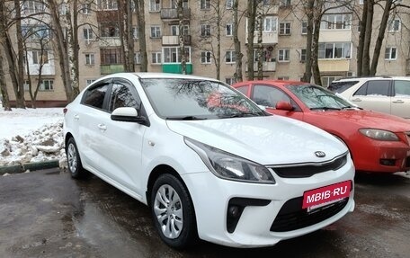 KIA Rio IV, 2018 год, 880 000 рублей, 2 фотография