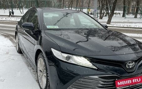 Toyota Camry, 2019 год, 3 580 000 рублей, 2 фотография