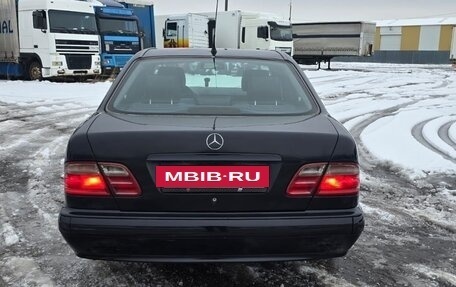 Mercedes-Benz E-Класс, 1998 год, 499 000 рублей, 6 фотография