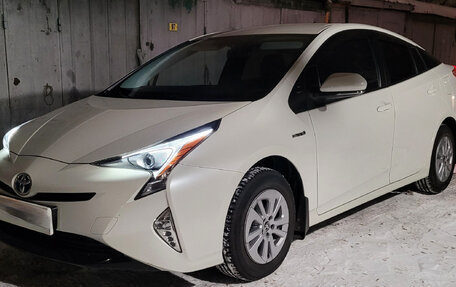 Toyota Prius IV XW50, 2017 год, 3 000 000 рублей, 4 фотография