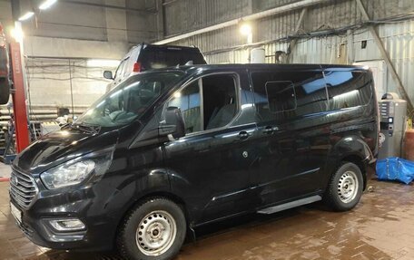 Ford Tourneo Custom I рестайлинг, 2018 год, 2 300 000 рублей, 1 фотография