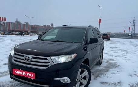 Toyota Highlander III, 2012 год, 1 950 000 рублей, 2 фотография