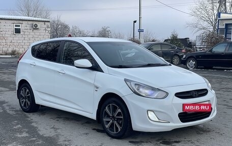 Hyundai Solaris II рестайлинг, 2013 год, 907 000 рублей, 2 фотография