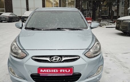 Hyundai Solaris II рестайлинг, 2011 год, 1 350 000 рублей, 2 фотография