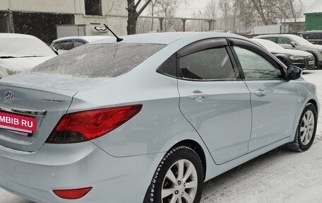 Hyundai Solaris II рестайлинг, 2011 год, 1 350 000 рублей, 4 фотография